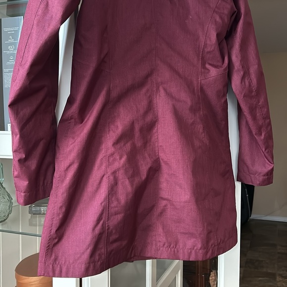 Eddie Bauer Burgundy Rain/Wind Jacket - Picture 9 of 11